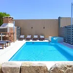Vila Dora *