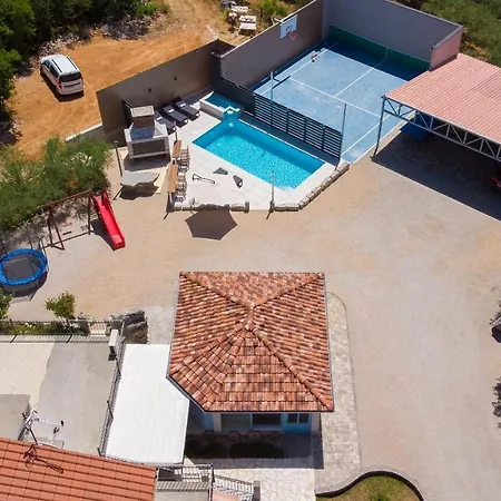 Villa Dora *